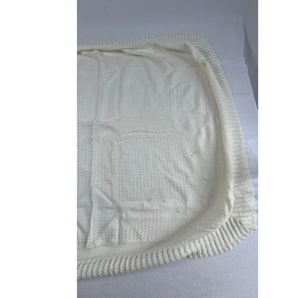 Vintage Cottagecore Unbranded Baby Blanket Cream Waffle Knit Embroidered Chicks